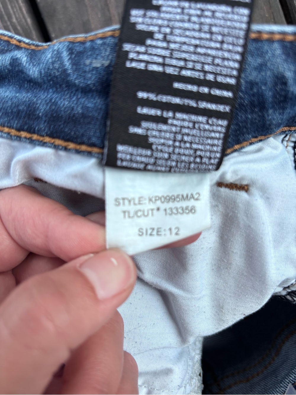 Kut from the Kloth Distressed Raw-Hem Cropped Blue Jeans - Picture 8 of 8